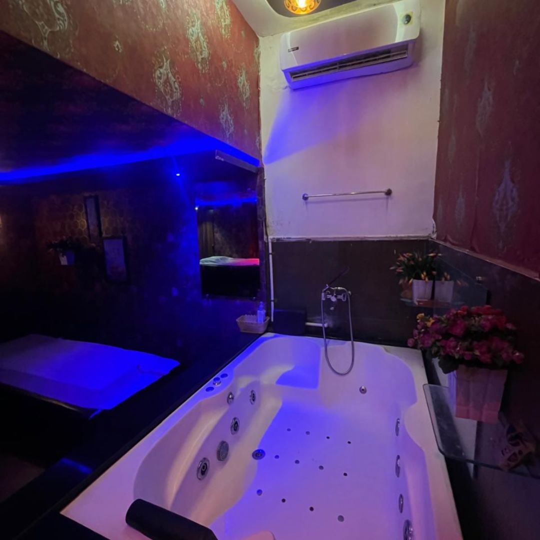Best Jacuzzi Massage Service in Kharghar Navi Mumbai at Let's Relax Spa